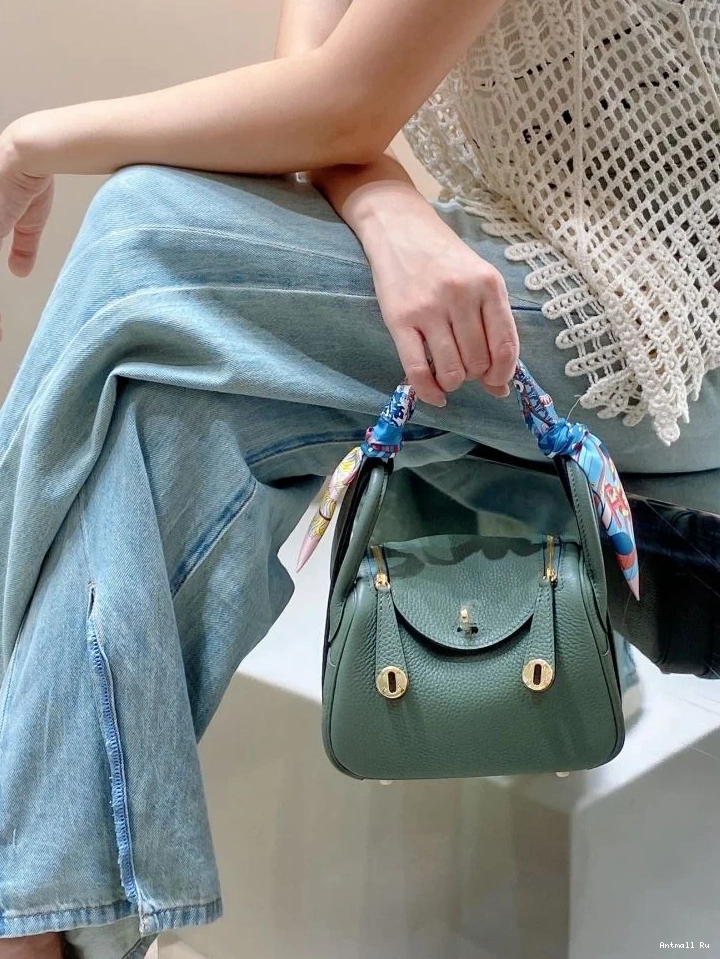 47878 Lindy Hermes Bold Bags 0703